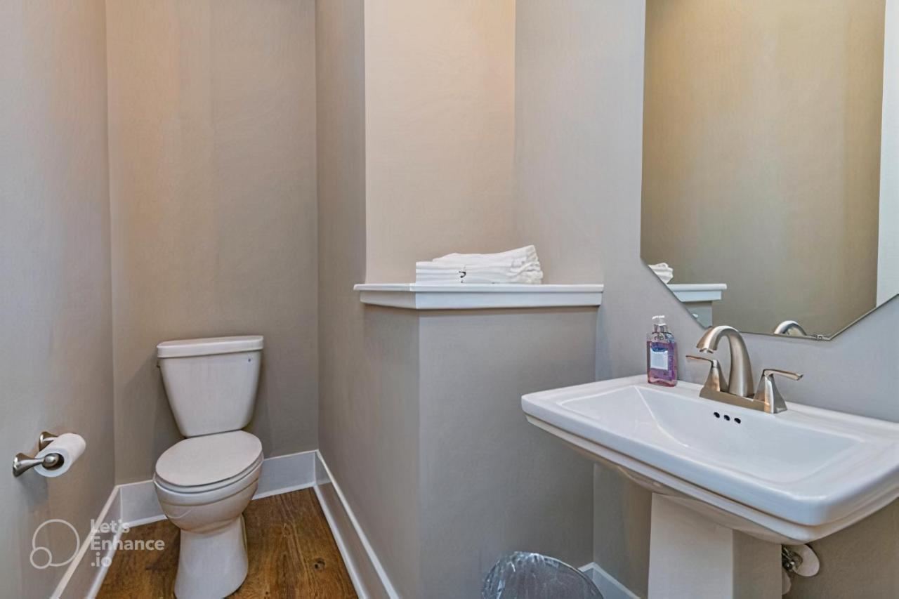 Glitz & Guitars I Stylish 3br With Rooftop Hot Tub In East Nashville