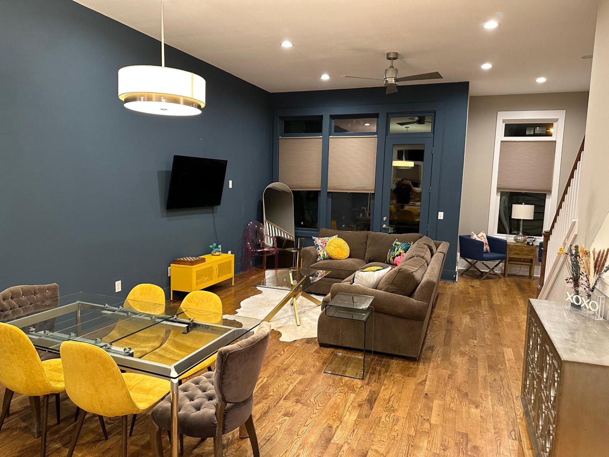 Glitz & Guitars I Stylish 3br With Rooftop Hot Tub In East Holiday home *